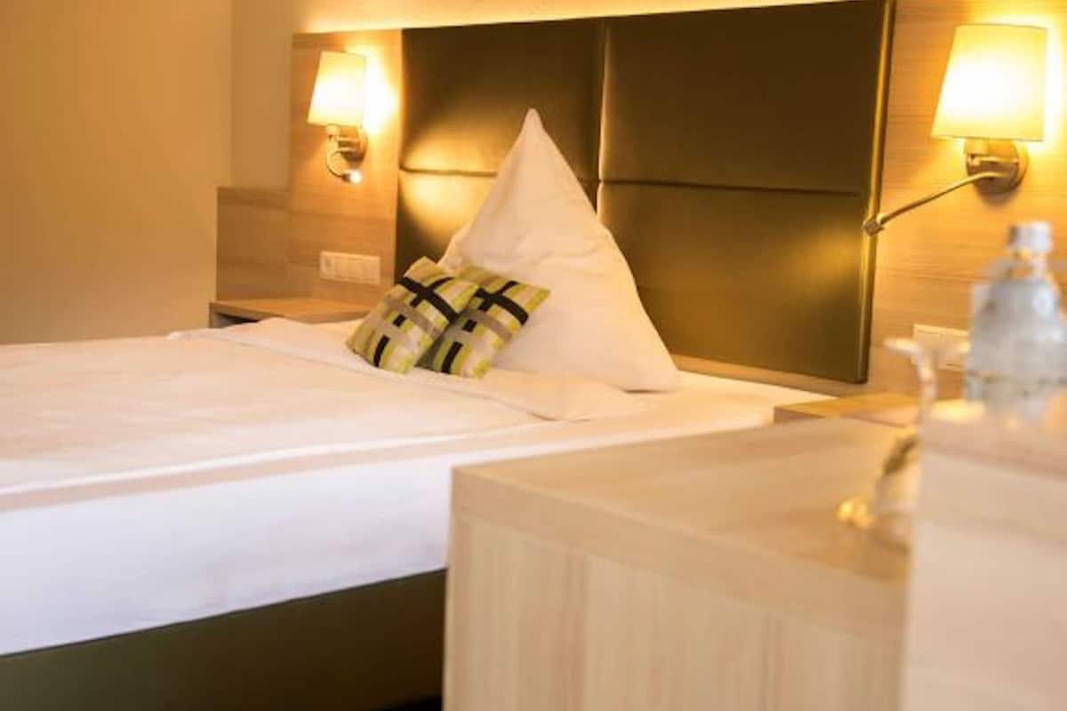 economy double room, non smoking, terrace | 1 bedroom, hypo-allergenic bedding, minibar, individually decorated
