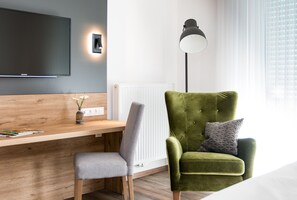 Superior Double or Twin Room, 1 Bedroom, Non Smoking, Lanai | Living area | Toys - Waldhotel zum Bergsee Damme (Damme)