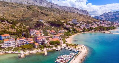 Villa Tina - luxurious accomodation with heated pool, a Jacuzzi, 6 bedrooms