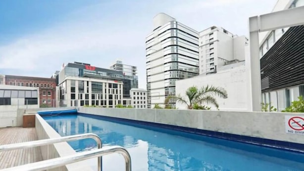 Outdoor pool - 2 Brm Apt with Amazing Harbour Views, Level 30 (Auckland)