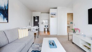 Apartment | Living area - 2 Brm Apt with Stunning Harbour Views, Level 24 (Auckland)