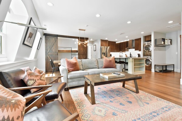 Televisión, chimenea