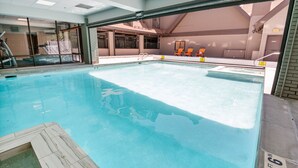 A heated pool - Walk to Skiing, Stunning Top Floor Condo at Park City Base, Professionally Decorated Luxury 3BR (Park City)