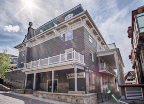 Exterior - Outdoor Pool Village Center Alpine Slide Hiking Biking Activities Restaurants Perfect for Summer (Park City)