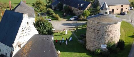 المنشأة من الخارج