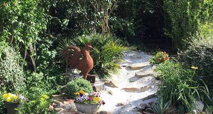 Gßte de charme rénové avec jardin, vélos et activités prÚs de la Sarthe