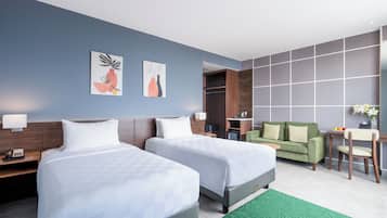 Kamar Twin Superior | Minibar, brankas, meja kerja, dan ruang kerja ramah laptop