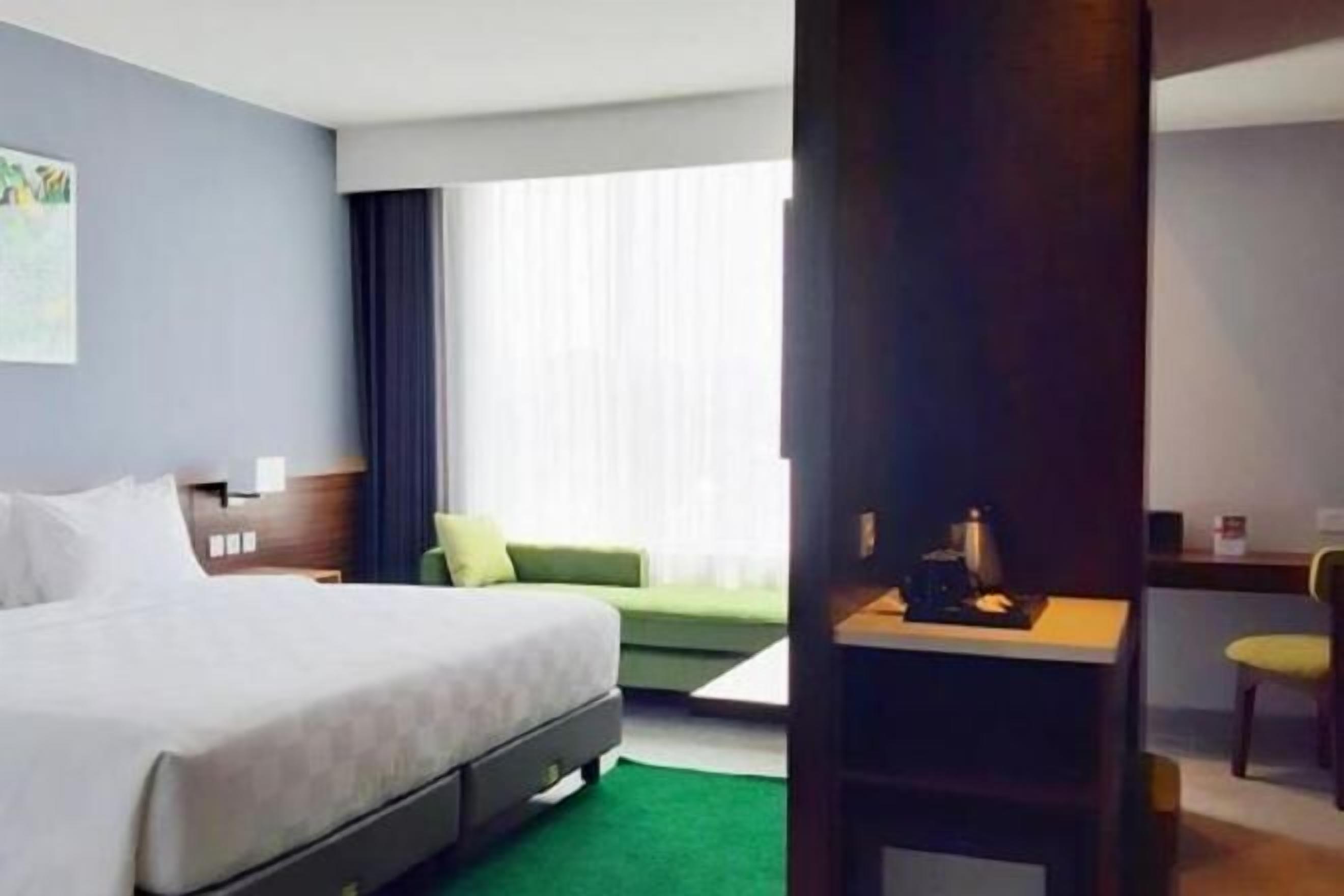 Minibar, in-room safe, desk, laptop workspace