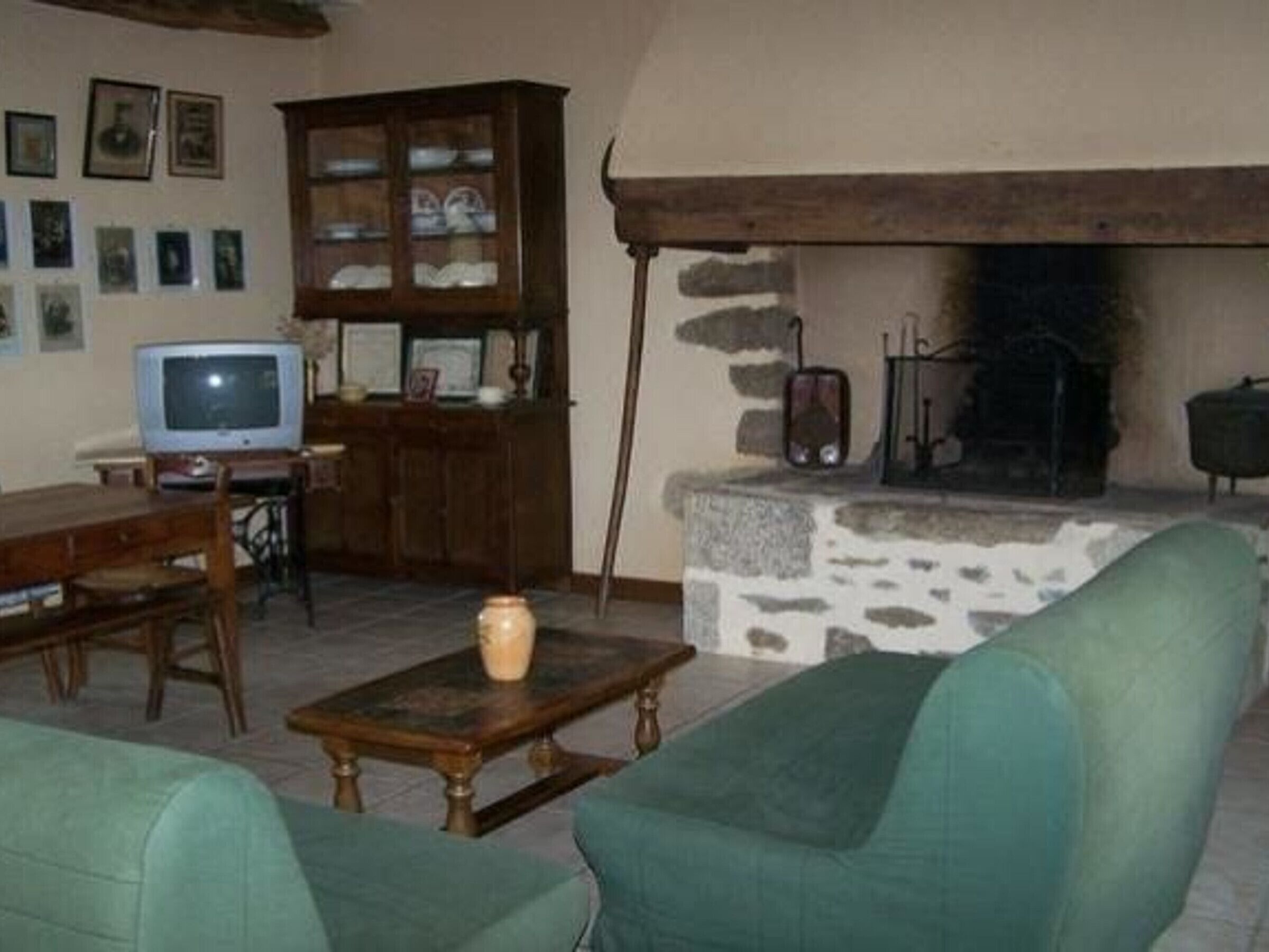 Télévision, cheminée