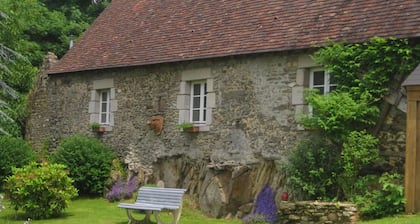 Charmante maison de campagne avec vaste parc arboré, cheminée et multiples activités à proximité