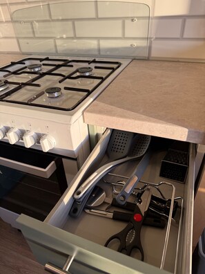 냉장고, 전자레인지, 오븐, 쿡탑