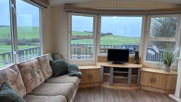 Cabin | Khu phòng khách | Lò sưởi