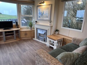 小屋 | 起居区 | 壁炉