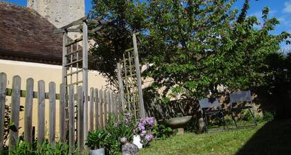 GĂźte de Charme au CĆur d'une Petite CitĂ© de CaractĂšre prĂšs d'une RiviĂšre et Monuments Historiques