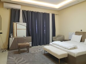 Appartement Deluxe | 3 chambres, bureau, fer et planche à repasser, Wi-Fi gratuit