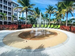 Property grounds - ⚓Castaway in Margaritaville! Modern, Beachy Condo overlooking pool!⚓ (Bradenton)