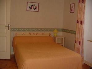 4 bedrooms, free WiFi - Troglodyte house with WiFi, barbecue, and fireplace (Aubigné-Racan)