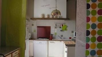 Fridge, microwave, oven, dishwasher