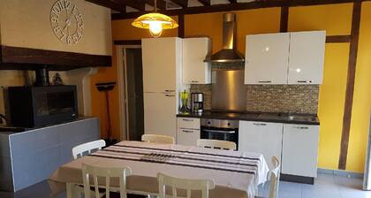 Gßte tout confort prÚs du circuit des 24 Heures, cadre verdoyant, étang clos, 6 pers., lits faits