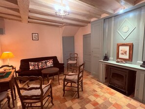 TV, fireplace, table tennis