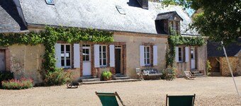 Charming 17th Century House with Modern Comforts, Large Garden, Garage, and Outdoor Activities