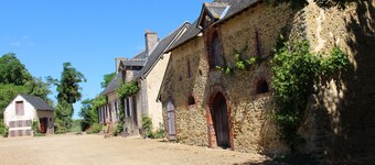 Geräumiges Bauernhaus mit großem Garten, Wanderwegen, Kamin, Spielzimmer und kostenfreien Fahrrädern