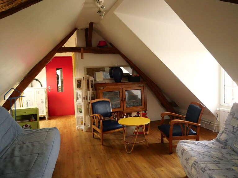 Maison De Vacances Indépendante Avec Jardin, Bbq, Ping-pong Et Petite Piscine, Adaptée Pour Enfants - Sarthe