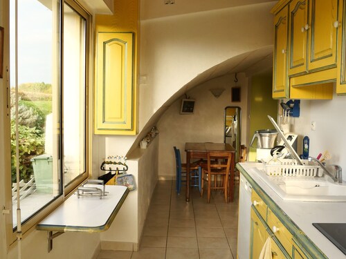 Charming Countryside Home: Fireplace, BBQ, Kids' Playground, and Summer Pool in Loir en Vallée