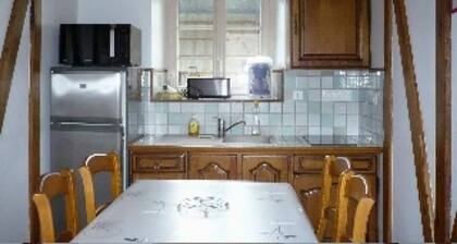 Maison de campagne avec cuisine équipée et wifi, proche nature et activités aquatiques