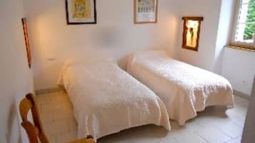 2 bedrooms, free WiFi, bed sheets