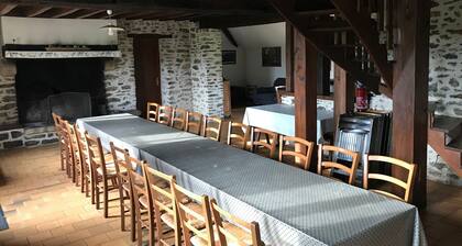 LongÚre rénovée proche du Mans avec jardin et salle de jeux