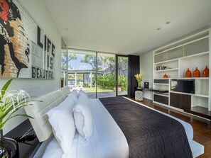 Villa, 4 Bedrooms | Room amenity - Villa Issi (Kerobokan)