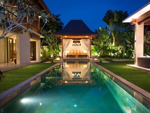 Kolam renang outdoor