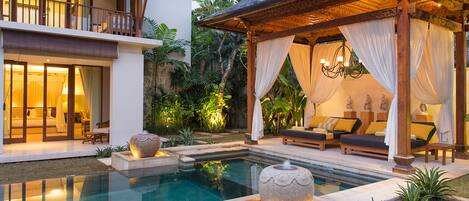 Kolam renang outdoor