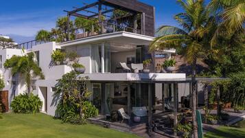 Villa, 6 Bedrooms | 6 bedrooms, desk, iron/ironing board, free WiFi