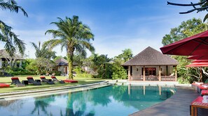Villa, 6 Bedrooms | 6 bedrooms, desk, iron/ironing board, free WiFi - Villa The Beji (Kerobokan)