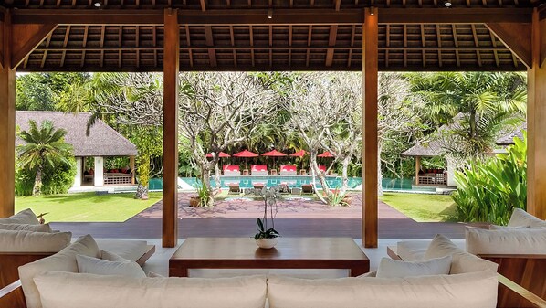 Villa, 6 Bedrooms | 6 bedrooms, desk, iron/ironing board, free WiFi