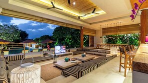 Vila, 5 kamar tidur | Area keluarga | TV LED dan pemutar DVD