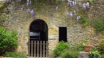 Enceinte de lâhĂ©bergement