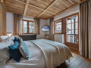 4 bedrooms, free WiFi, bed sheets