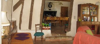 Spacious Country Home with Large Garden, Terrace & Modern Amenities