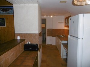 Kühlschrank, Mikrowelle, Geschirrspüler