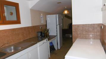 Kühlschrank, Mikrowelle, Geschirrspüler