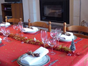 Dining - Charming Cottage with Pool and Garden, Near Le Mans (La Chapelle-aux-Choux)