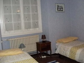 3 bedrooms, free WiFi, bed sheets