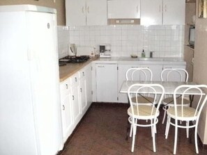 Kylskåp och mikrovågsugn