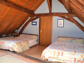 4 bedrooms, free WiFi, bed sheets