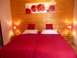 4 bedrooms, free WiFi, bed sheets