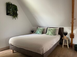 1 dormitori, wifi gratuïta i roba de llit