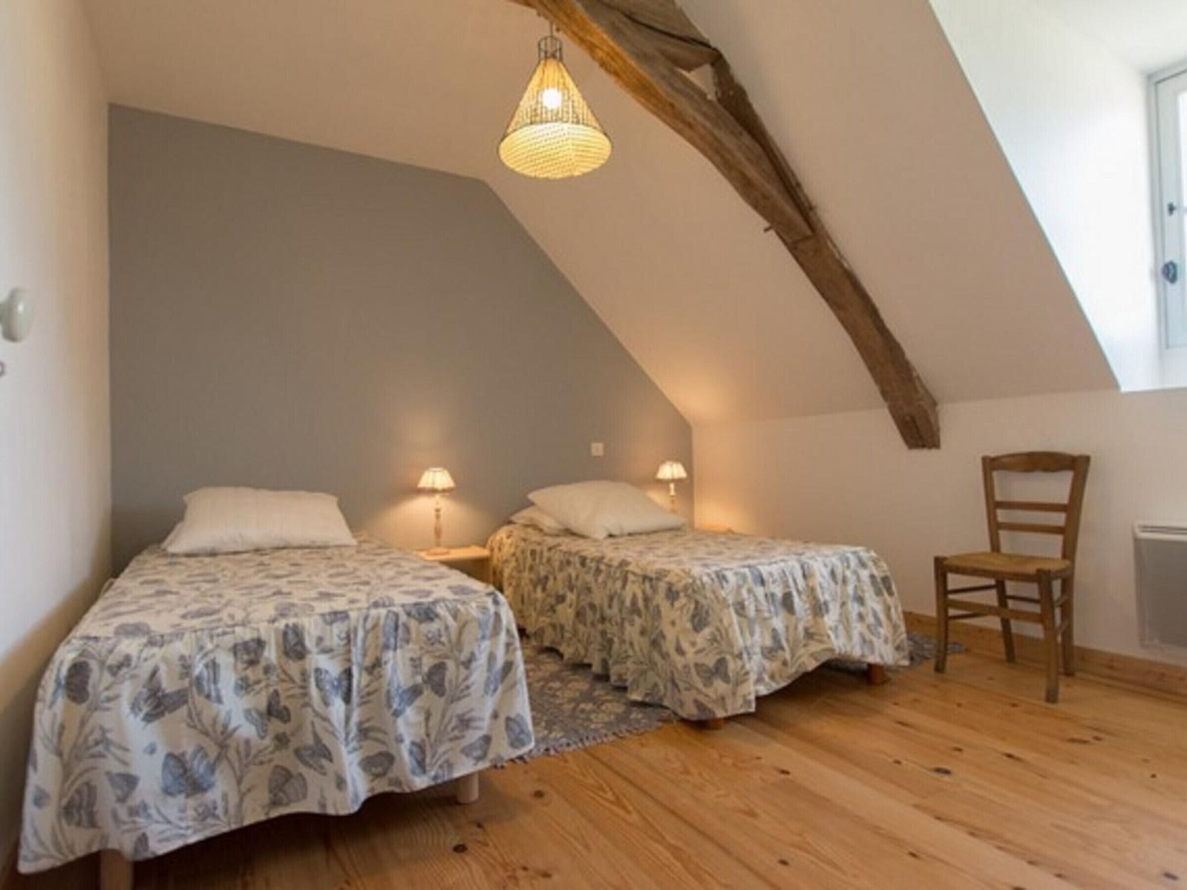 Gite Bazouges-sur-le-Loir, 4 bedrooms, 8 persons